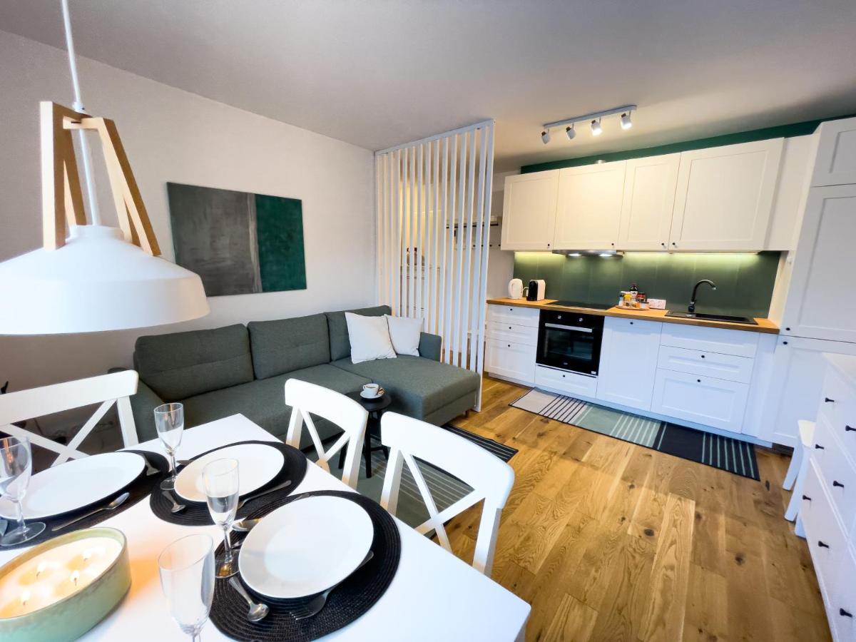 Urban Apartments Cosy No 4, Free Private Parking, Self Check-In Chorzow Exterior photo