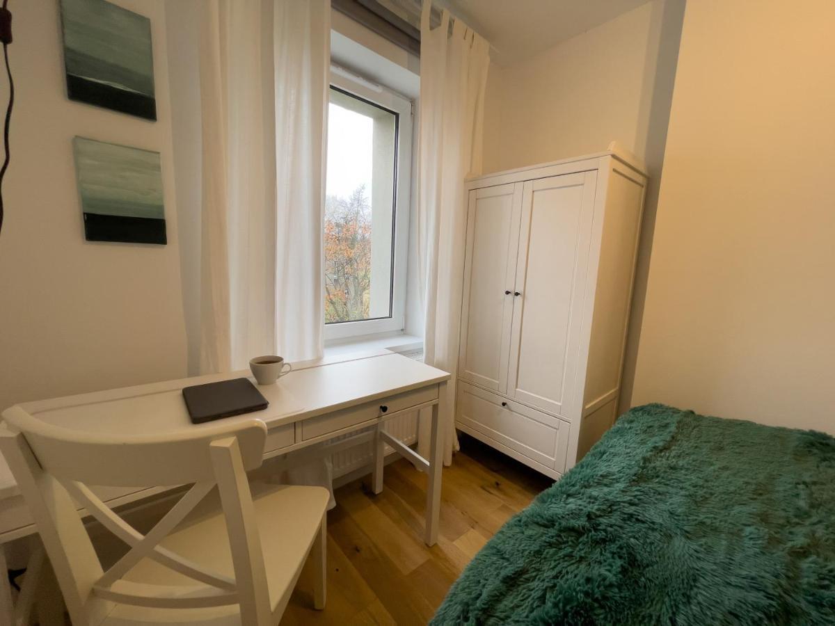 Urban Apartments Cosy No 4, Free Private Parking, Self Check-In Chorzow Exterior photo