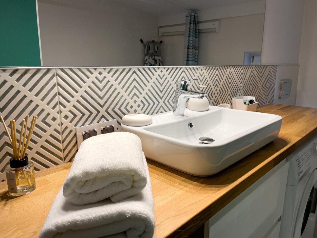Urban Apartments Cosy No 4, Free Private Parking, Self Check-In Chorzow Exterior photo