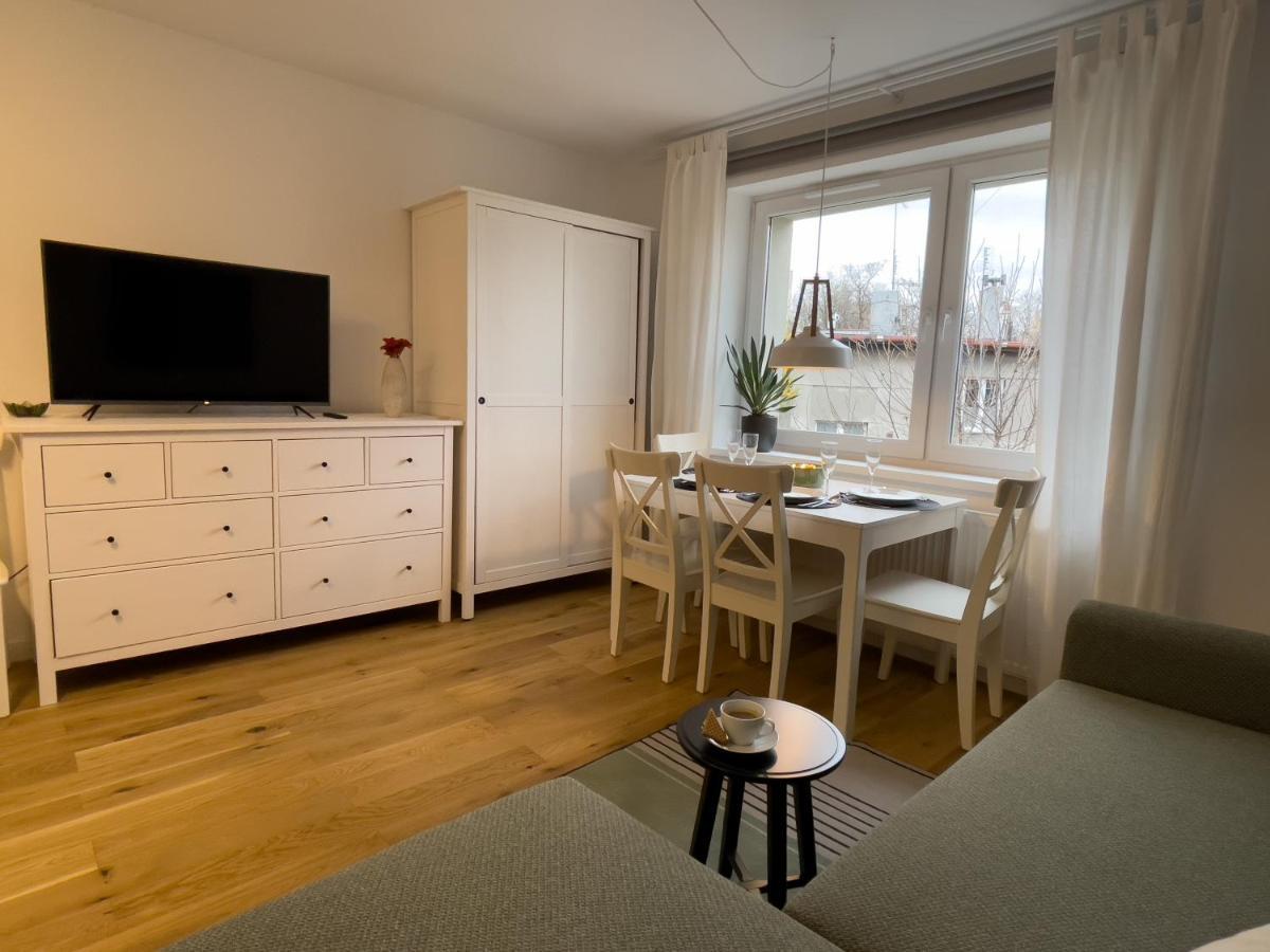 Urban Apartments Cosy No 4, Free Private Parking, Self Check-In Chorzow Exterior photo